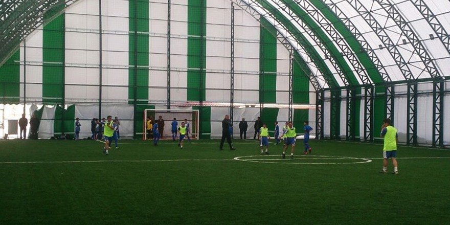 Adilcevaz’da Okullar Arası Halı Saha Futbol Turnuvası