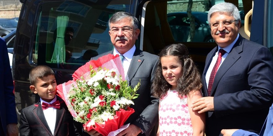 Ak Parti Genel Başkan Yardımcısı Vedat Demiröz'ün Yeni Eğitim Öğretim Yılı Mesajı