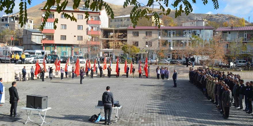 Adilcevaz’da 10 Kasım Atatürk’ü Anma Programı Düzenlendi