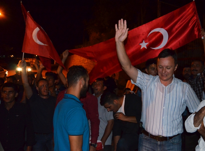 Adilcevaz’da Darbe Girişimi Protesto Edildi 15