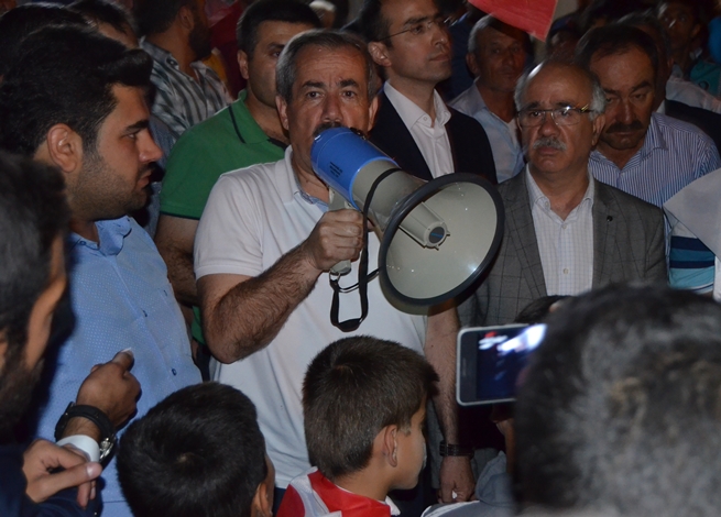 Adilcevaz’da Darbe Girişimi Protesto Edildi 22