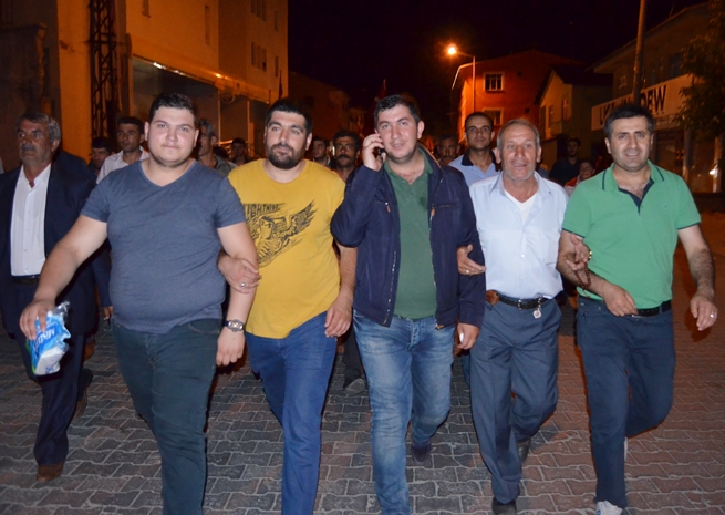 Adilcevaz’da Darbe Girişimi Protesto Edildi 26