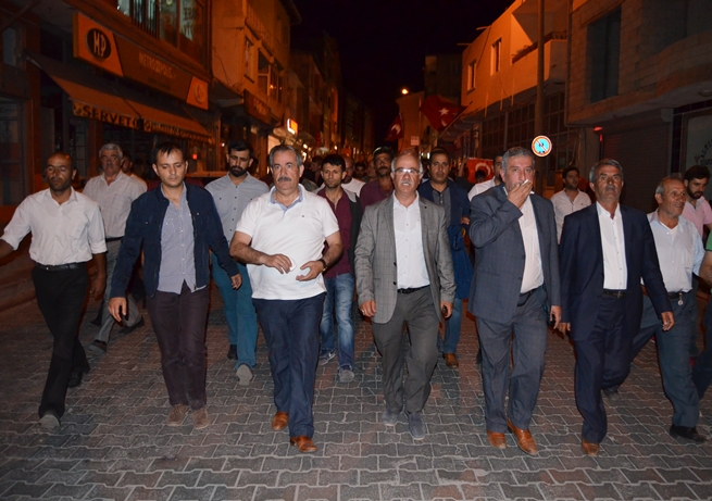 Adilcevaz’da Darbe Girişimi Protesto Edildi 28