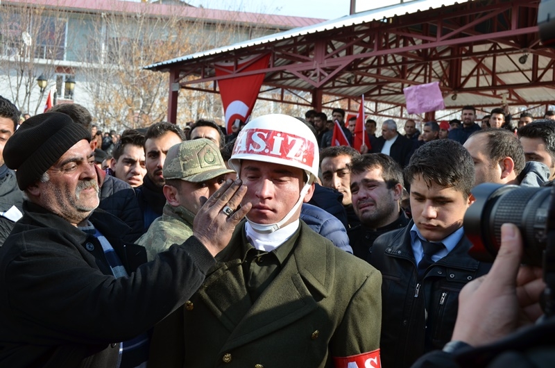 Adilcevaz Şehidini Son Yolculuğuna Uğurladı 1