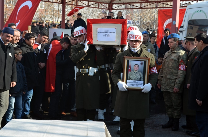 Adilcevaz Şehidini Son Yolculuğuna Uğurladı 18