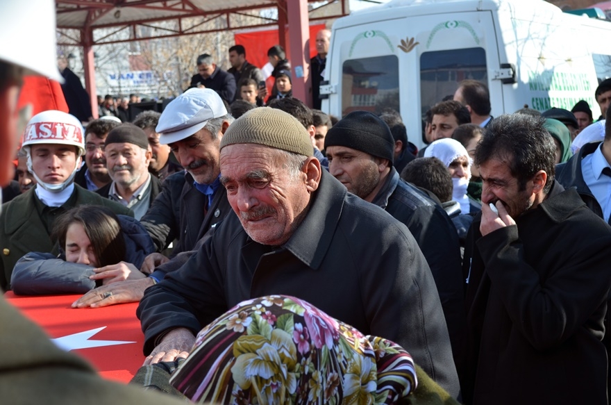 Adilcevaz Şehidini Son Yolculuğuna Uğurladı 19