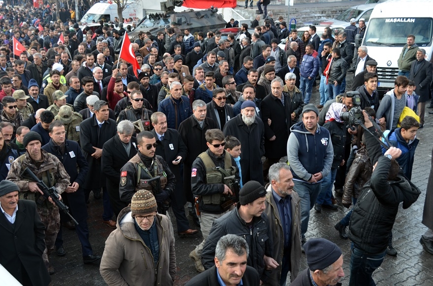 Adilcevaz Şehidini Son Yolculuğuna Uğurladı 25