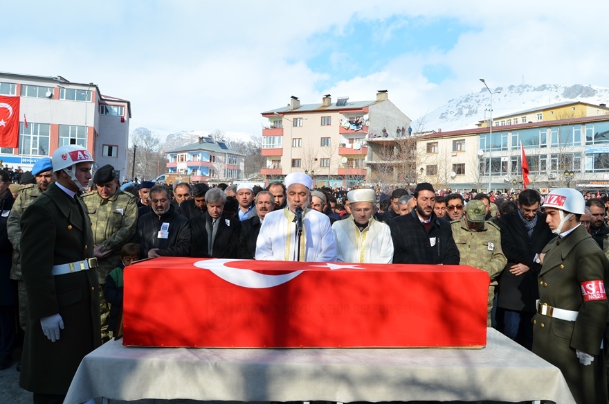 Adilcevaz Şehidini Son Yolculuğuna Uğurladı 3