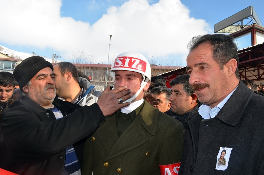 Adilcevaz Şehidini Son Yolculuğuna Uğurladı 9