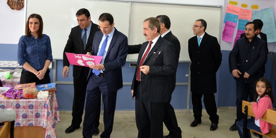 Adilcevaz’da öğrencilerin karne sevinci 16