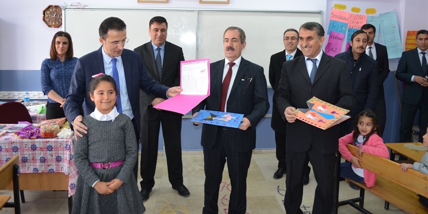Adilcevaz’da öğrencilerin karne sevinci 29