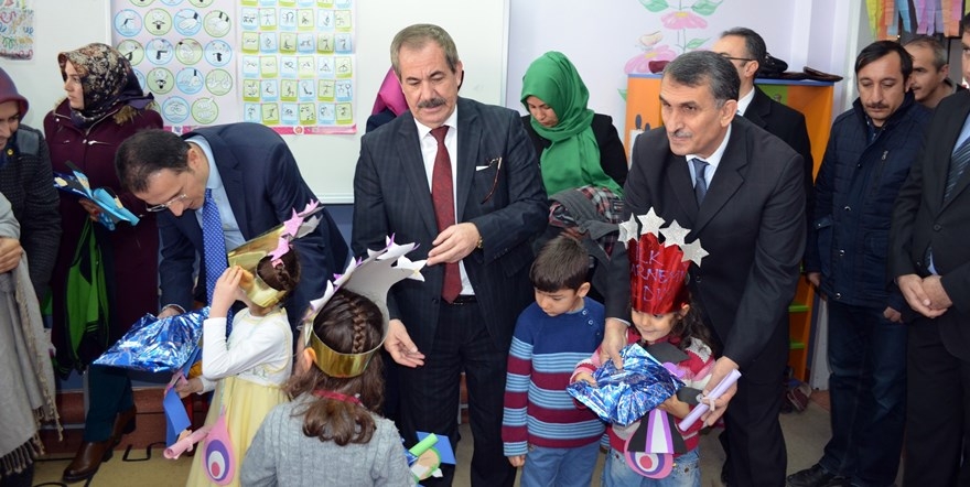 Adilcevaz’da öğrencilerin karne sevinci 32