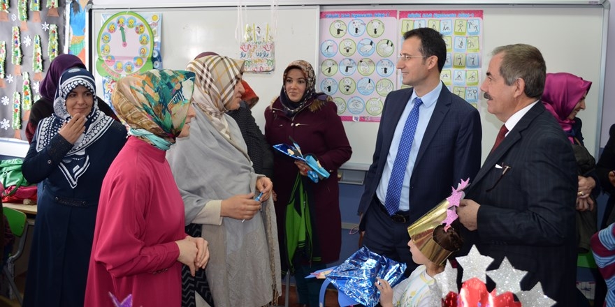 Adilcevaz’da öğrencilerin karne sevinci 33