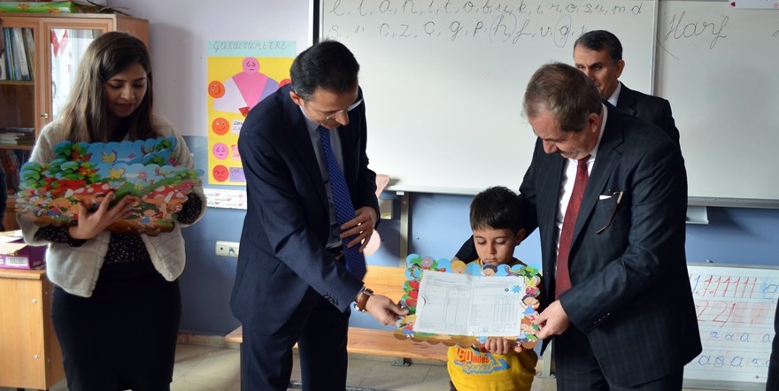 Adilcevaz’da öğrencilerin karne sevinci 7