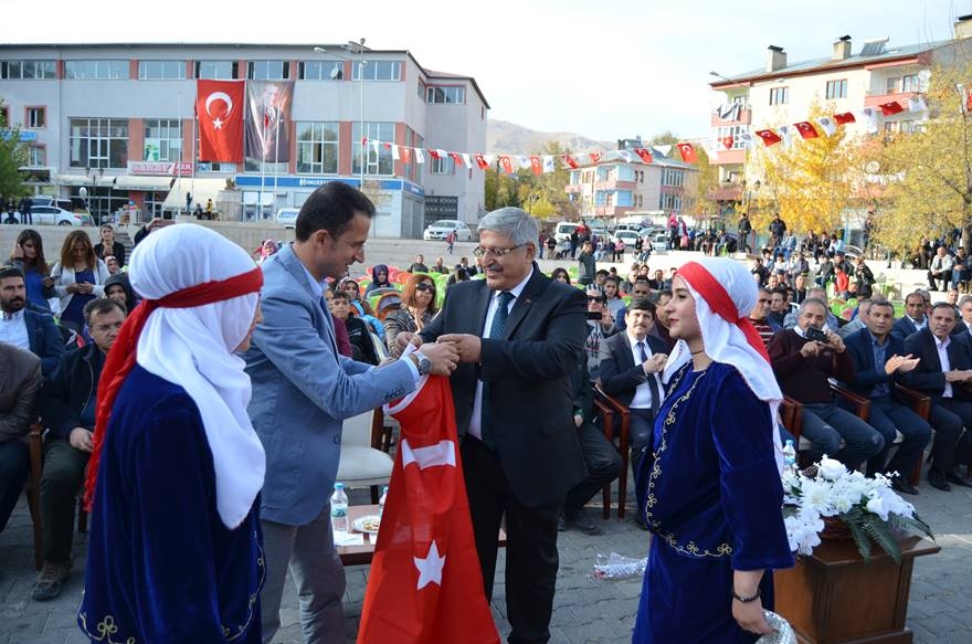 Adilcevaz’da Ceviz Festivali Düzenlendi 12