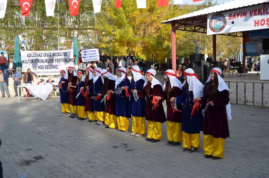 Adilcevaz’da Ceviz Festivali Düzenlendi 35