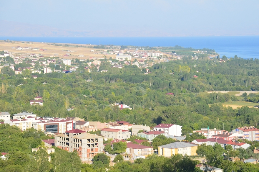 Adilcevaz Kalesinden Güzel Manzaralar 17