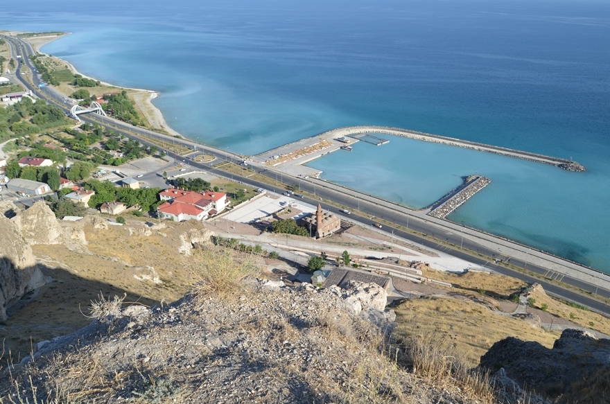 Adilcevaz Kalesinden Güzel Manzaralar 4