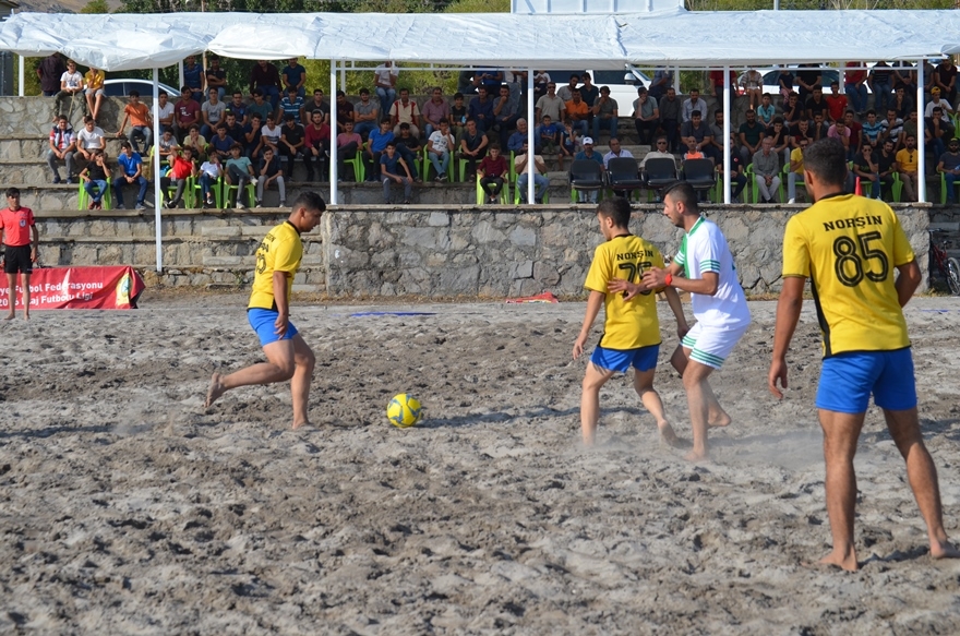 Plaj Futbolu Şampiyonu Adilcevaz Belediye Spor Oldu 1