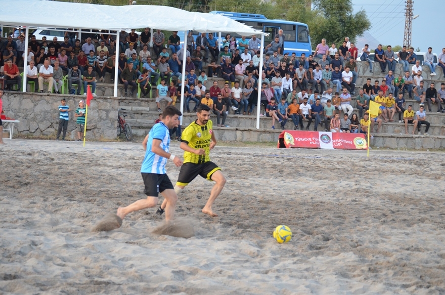 Plaj Futbolu Şampiyonu Adilcevaz Belediye Spor Oldu 11