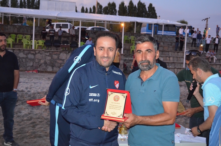 Plaj Futbolu Şampiyonu Adilcevaz Belediye Spor Oldu 19