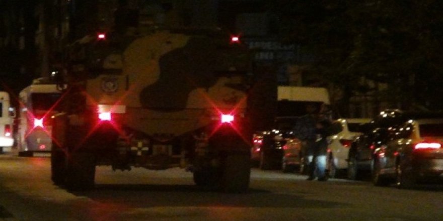 Tatvan’da Askeri Aracın Geçişi Sırasında Patlama