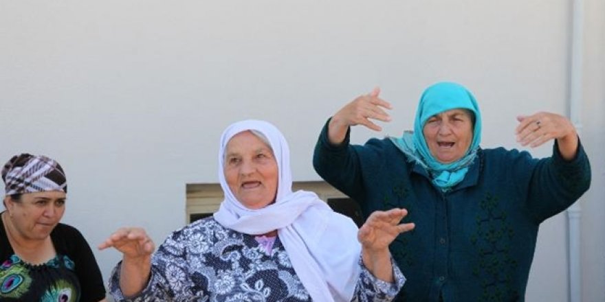Ahıskalı Ninelerin Vatandaşlık Sevinci