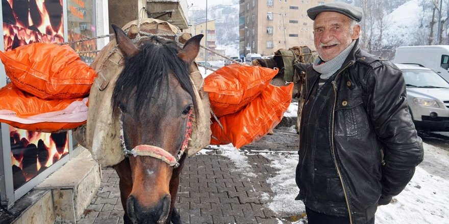 68 Yıldır At Sırtından Geçimini Sağlıyor