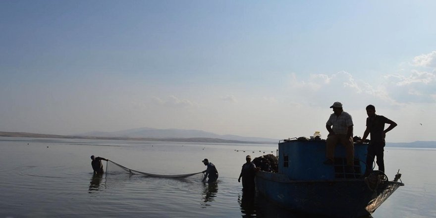 Balıkçılar Gölde Balık Olmamasından Şikayetçi