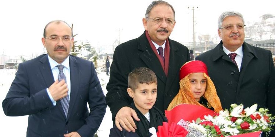 Çevre ve Şehircilik Bakanı Mehmet Özhaseki Bitlis'te