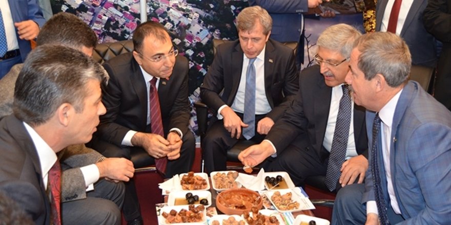 İzmir’de Adilcevaz Standına Yoğun İlgi