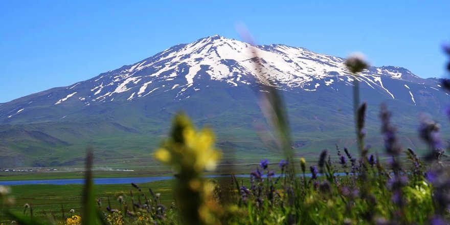 Van Gölü Aktivistleri 'Ferit Melen' Anısına Süphan Dağı’na Zirve Tırmanışı Yapacak
