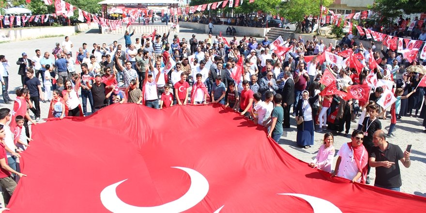 MHP Adilcevaz’da Miting Düzenledi