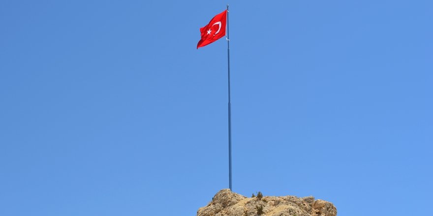 Gabanlara Türk Bayrağı Dikildi
