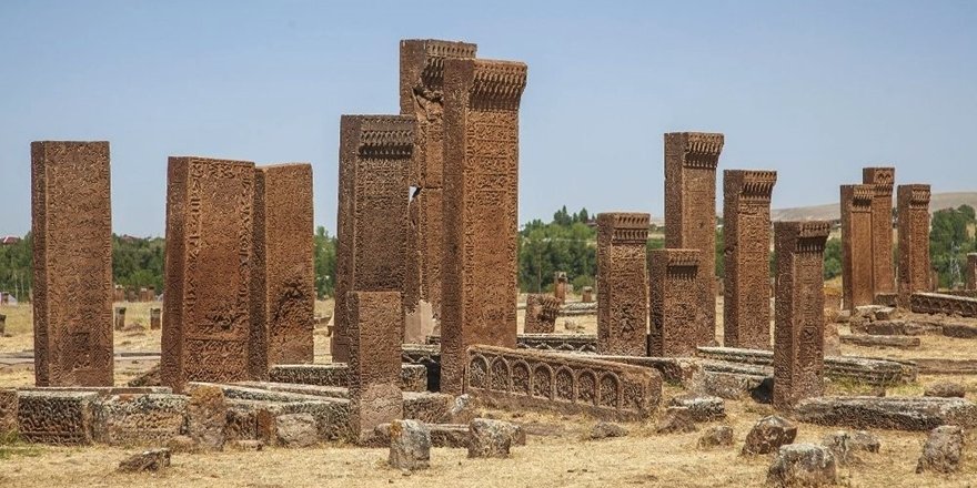 Akıt Mezarların Gizemi Çözülemedi