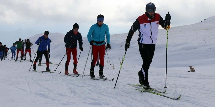 Nemrut Dağında Kayak Sezonu Açıldı