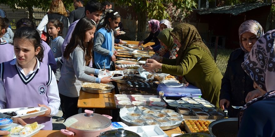 Adilcevaz’da Okul Yararına Kermes