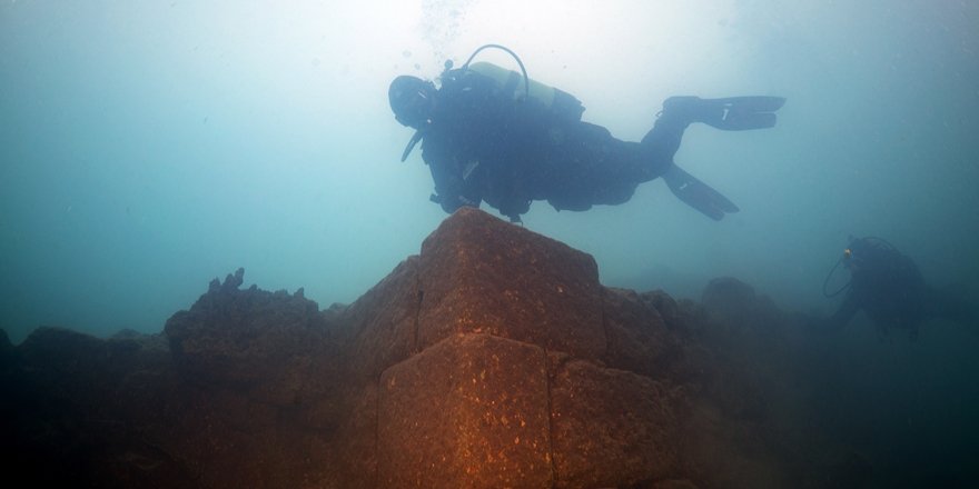 Sırlarla Dolu Van Gölü Dalış Turizmine Kazandırılmalı