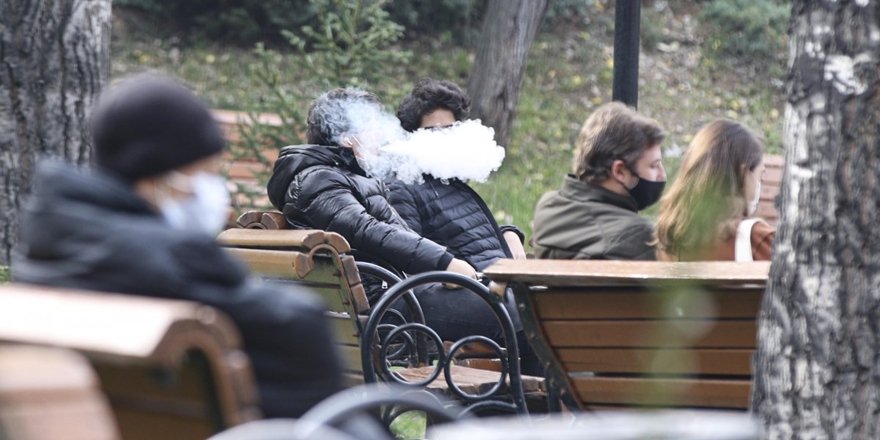 Sigara, Koronavirüsün Yayılmasına Yardımcı Oluyor