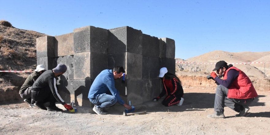 Kef Kalesi Kazılarında Urartu İzleri Bulundu