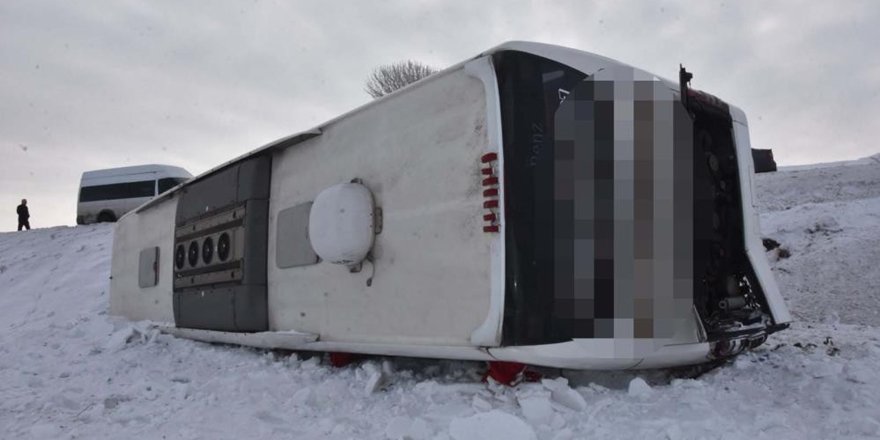 Kontrolden Çıkan Yolcu Otobüsü Şarampole Devrildi