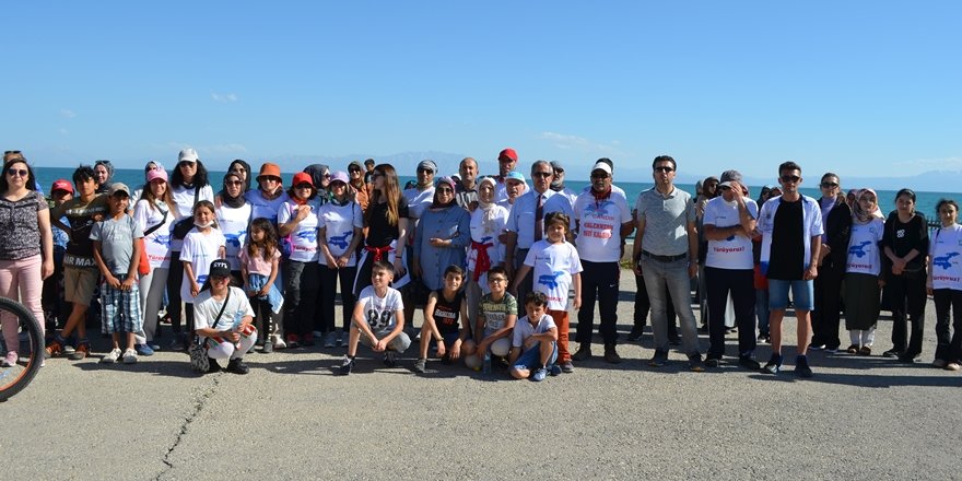 Van Gölü İçin Yürüyen Kadınlar Adilcevaz’a Ulaştı