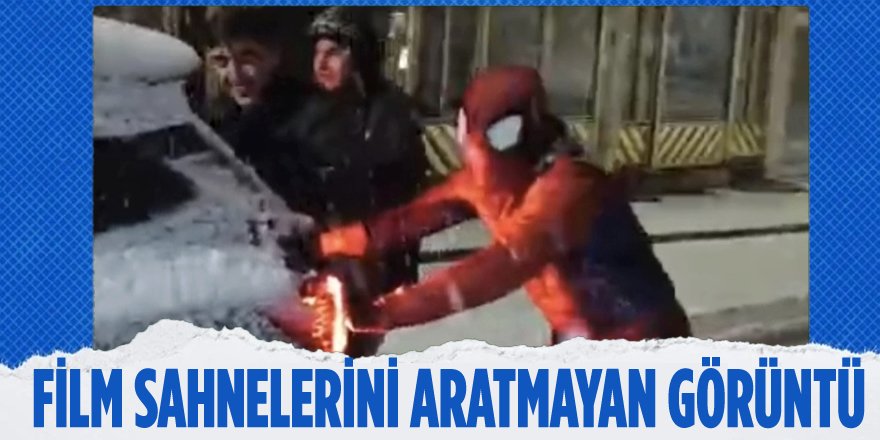 Karda Mahsur Kalan Sürücünün Yardımına Örümcek Adam Yetişti