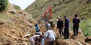 Mahalleli Belediyenin Gönüllü İşçisi Oldu