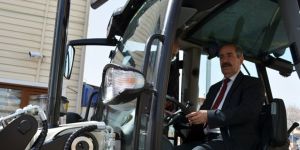 Adilcevaz Belediyesine Hibe Kepçe Desteği