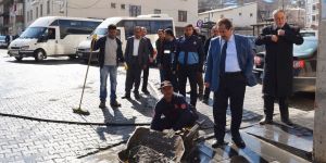 Adilcevaz’da Yol Yıkama ve Temizlik Çalışmaları