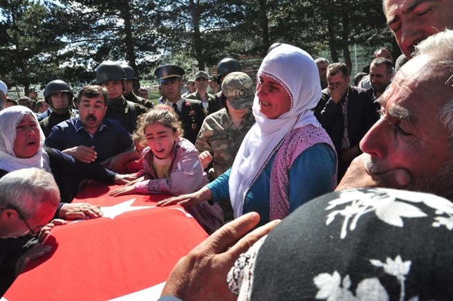 aw765090_01.jpg aw765090_01.jpg