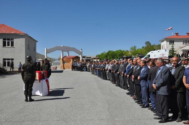 aw765090_06.jpg aw765090_06.jpg