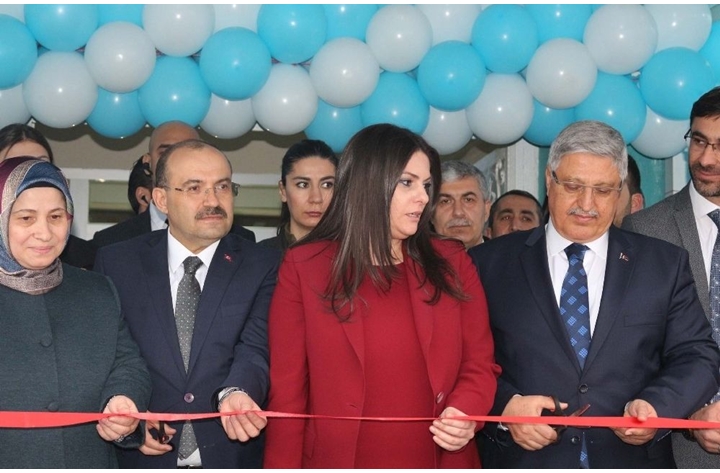 bakan-sarieroglu-bitliste-saglik-yatirimlarinin-acilisini-yapti-8y3_galeri.jpg