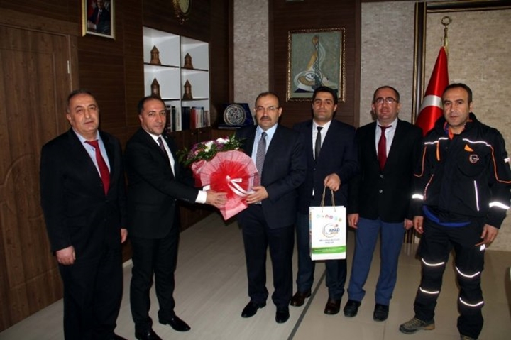 bitlis-il-saglik-mudurlugunden-3-saglik-personeli-afrine-dualarla-001.jpg